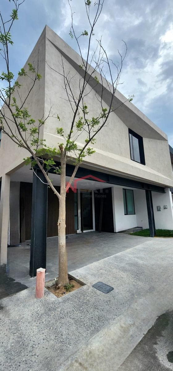 4-Bedroom Home for Sale in MONTE SABINO
