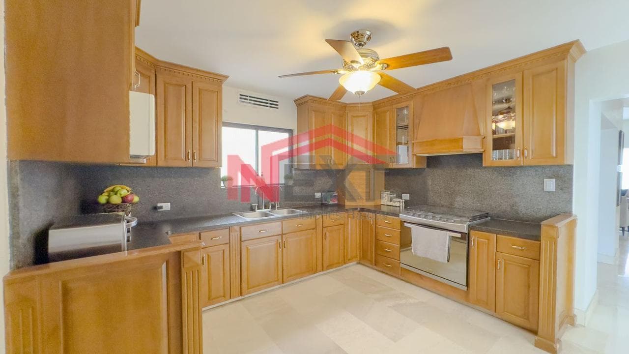 HOUSE FOR SALE IN THE LOS CANARIOS SUBDIVISION