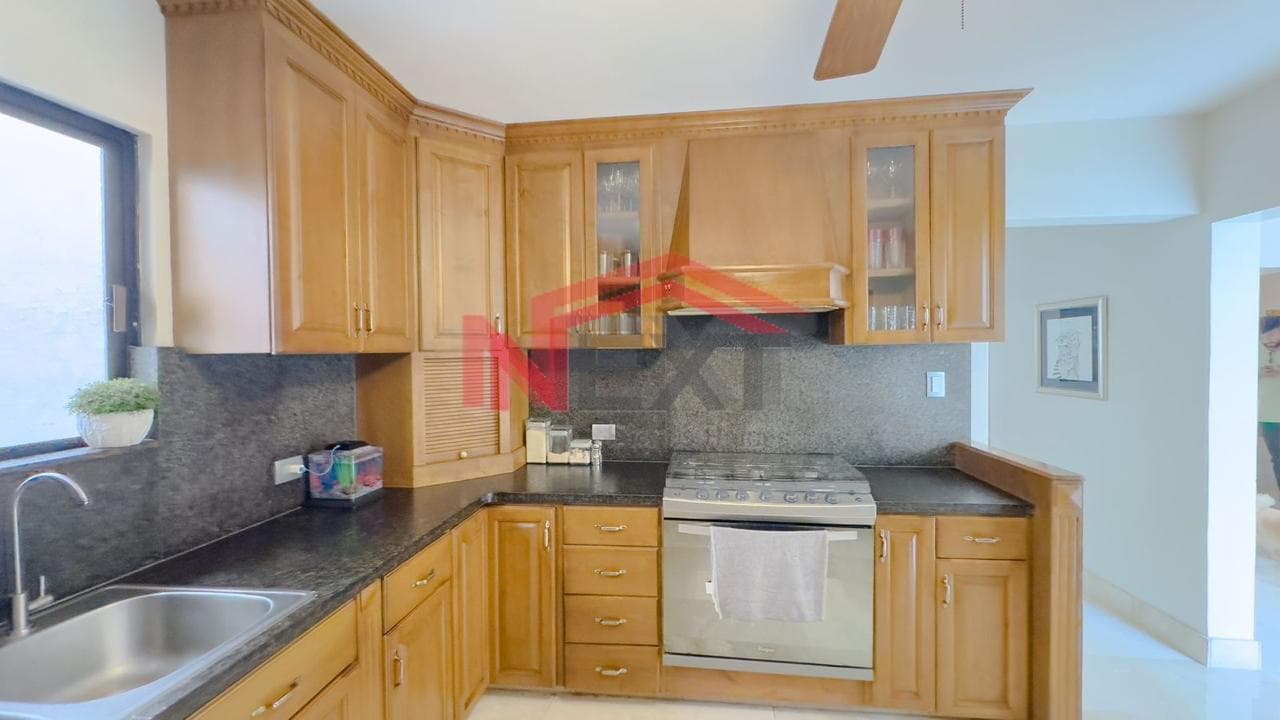 HOUSE FOR SALE IN THE LOS CANARIOS SUBDIVISION