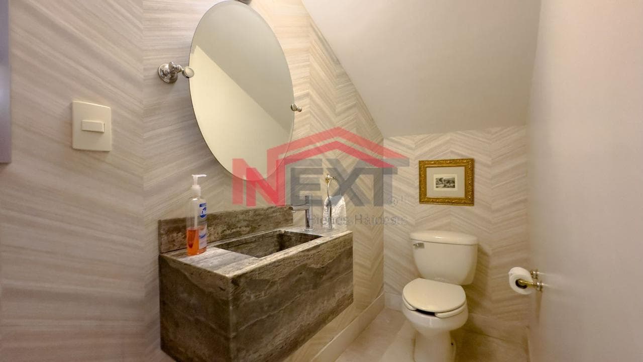 HOUSE FOR SALE IN THE LOS CANARIOS SUBDIVISION