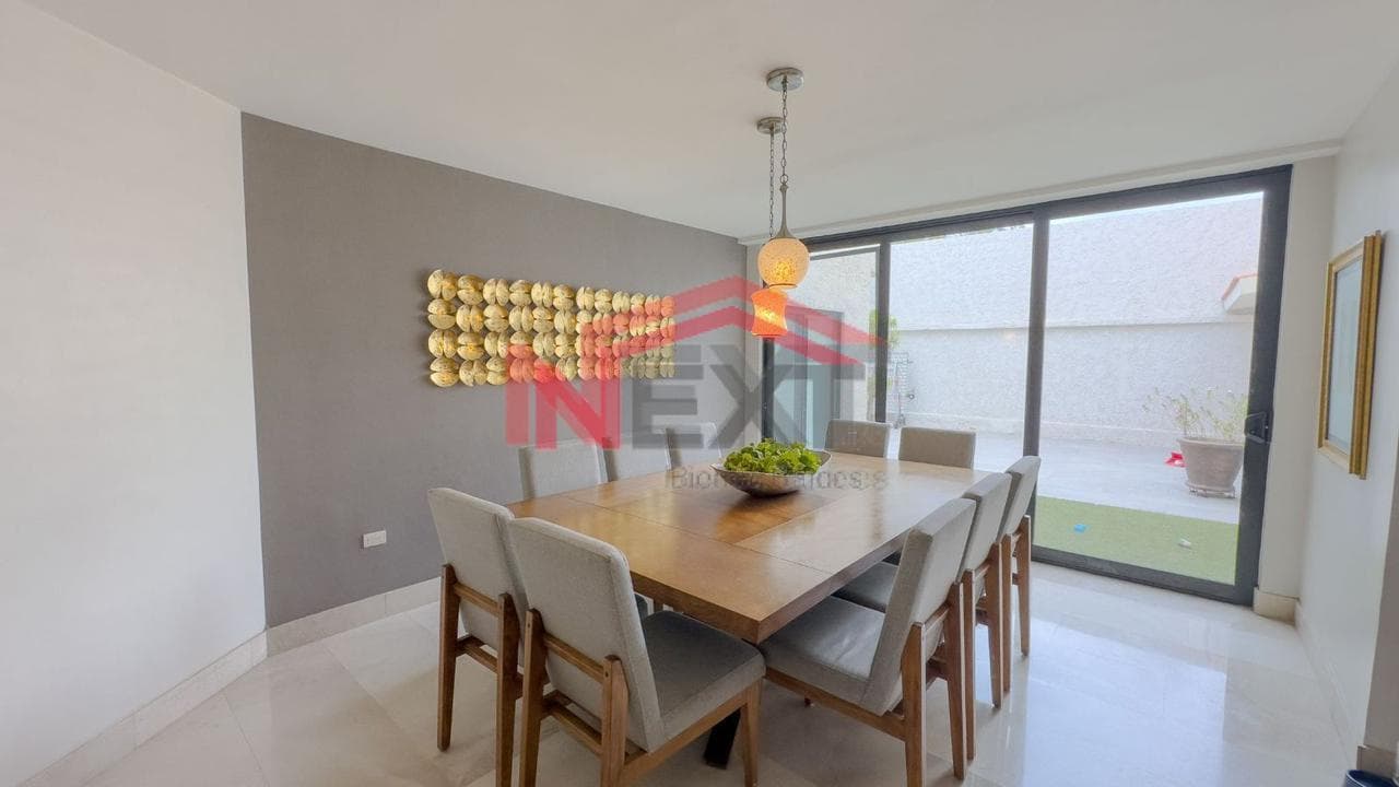 HOUSE FOR SALE IN THE LOS CANARIOS SUBDIVISION