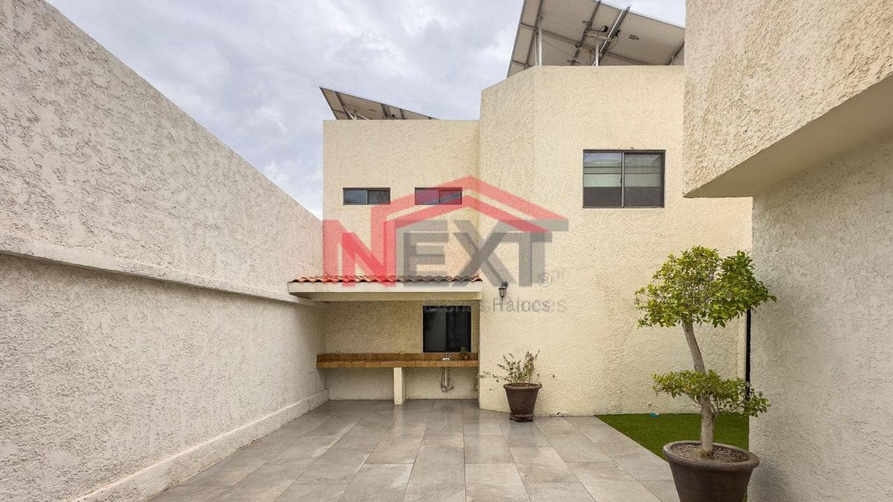 HOUSE FOR SALE IN THE LOS CANARIOS SUBDIVISION