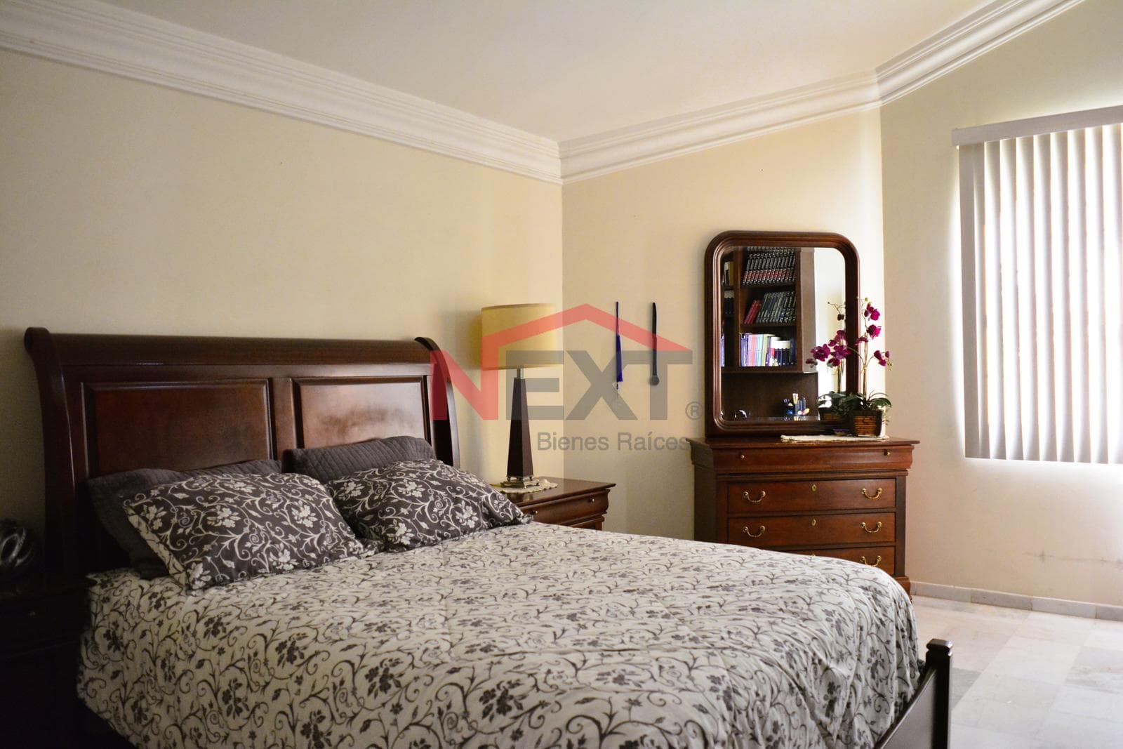 HOUSE FOR SALE IN CAMPANARIO RESIDENCIAL