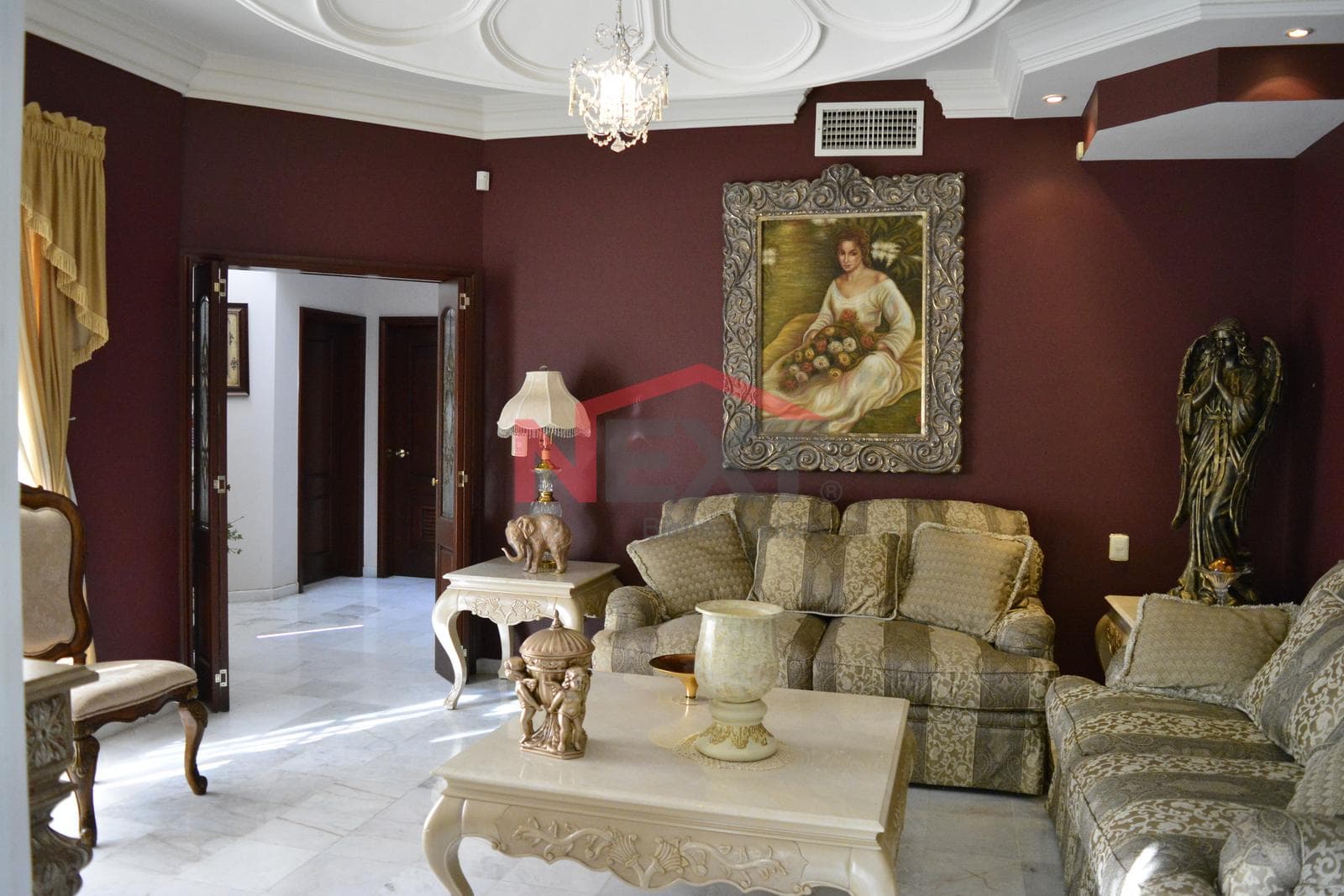 HOUSE FOR SALE IN CAMPANARIO RESIDENCIAL