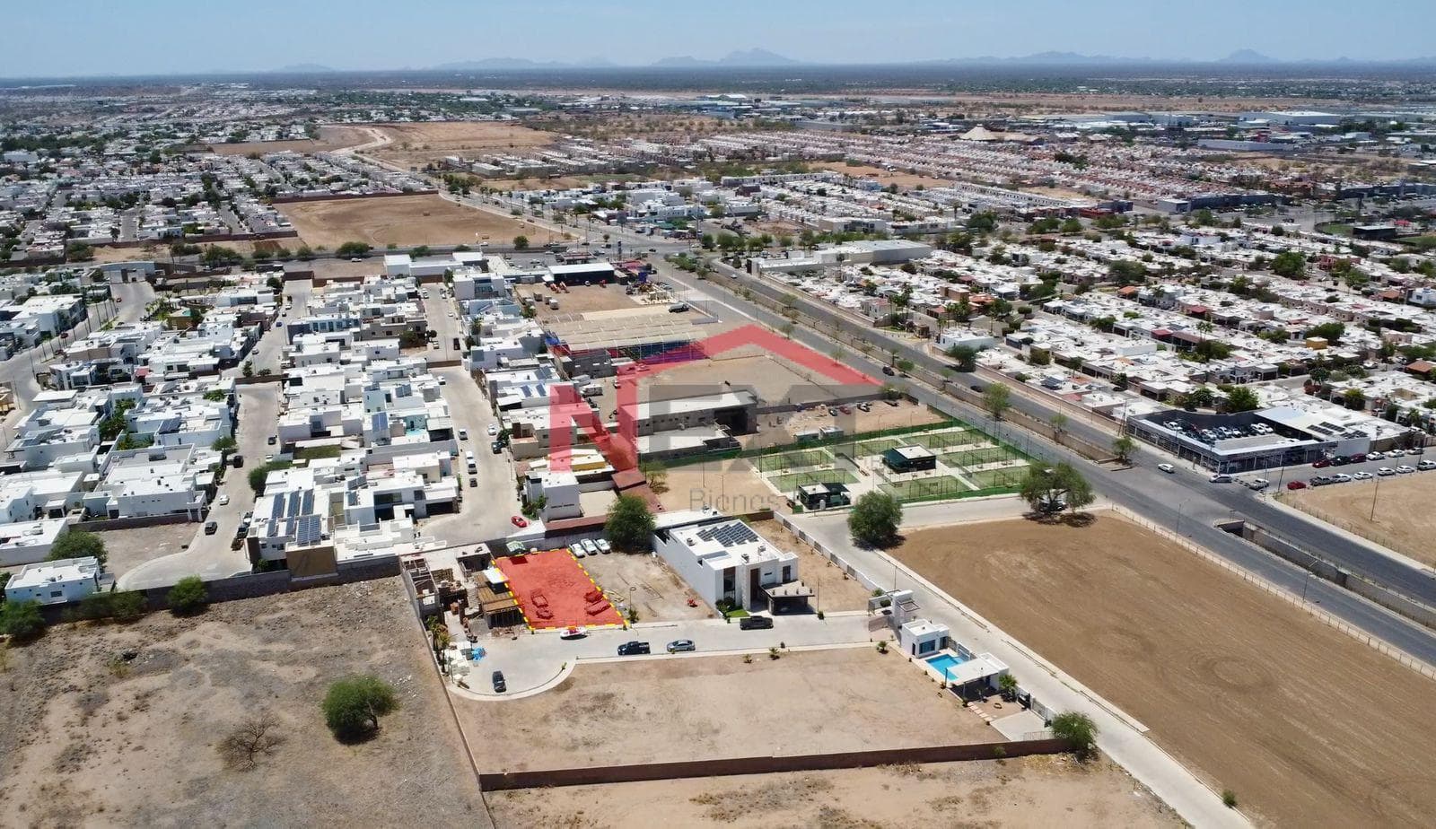 LAND FOR SALE IN THE SANTA CRUZ RESIDENTIAL COMPLEX
