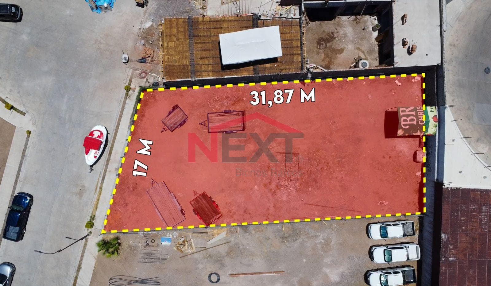 LAND FOR SALE IN THE SANTA CRUZ RESIDENTIAL COMPLEX