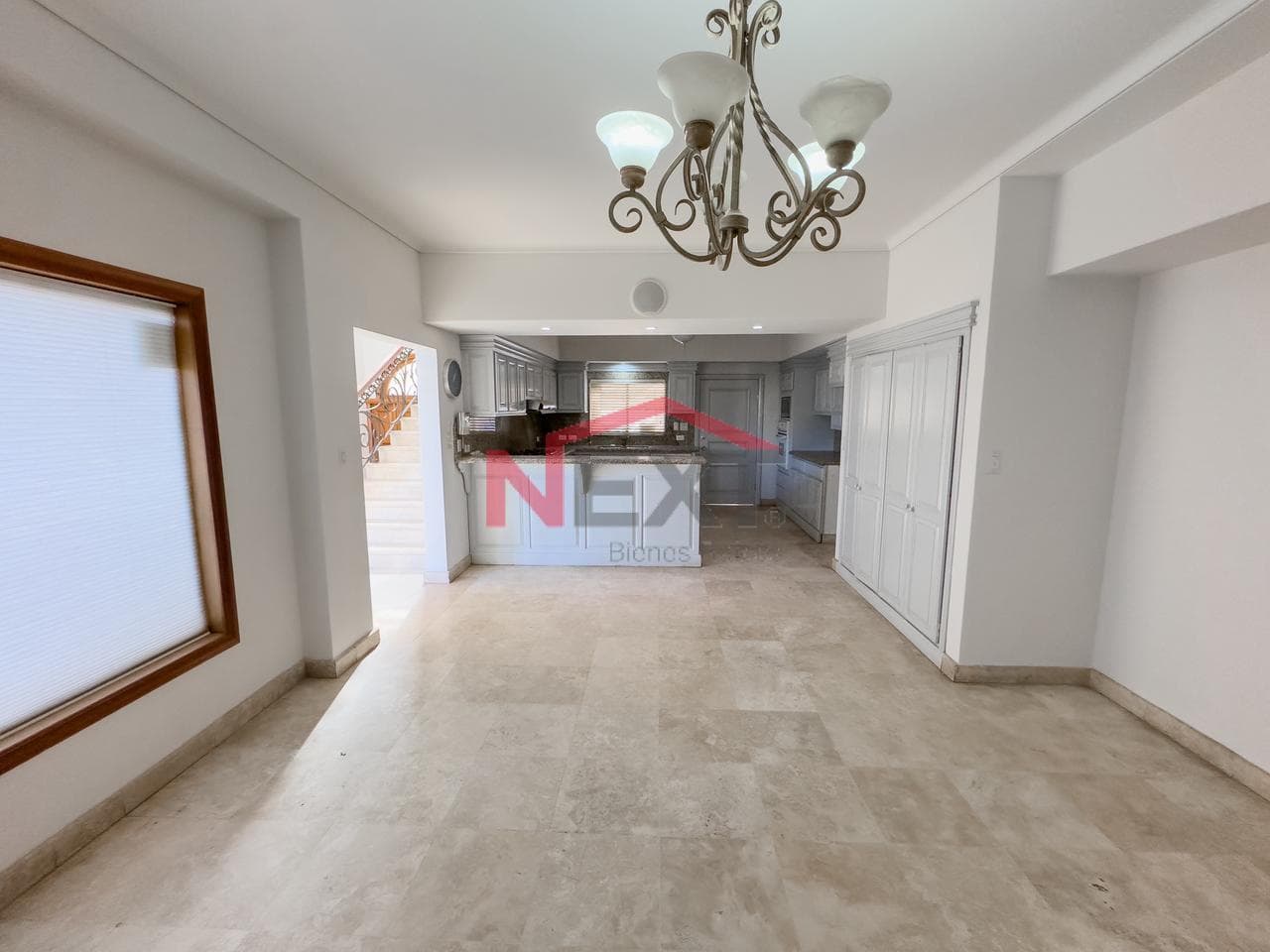 HOUSE AND LAND FOR SALE IN THE PRADOS DE CENTENARIO NEIGHBORHOOD