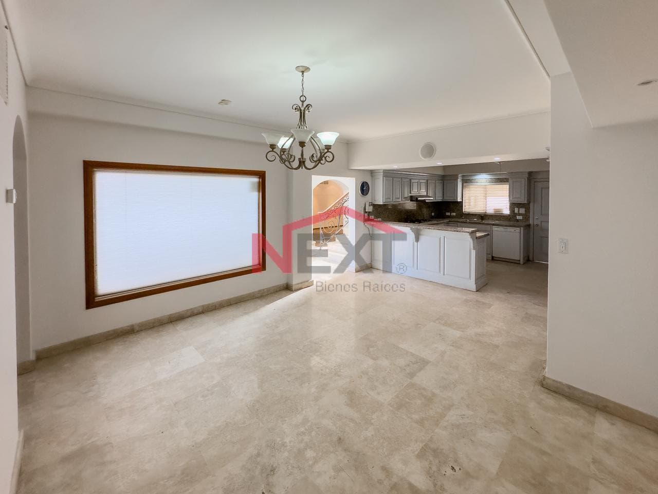 HOUSE AND LAND FOR SALE IN THE PRADOS DE CENTENARIO NEIGHBORHOOD