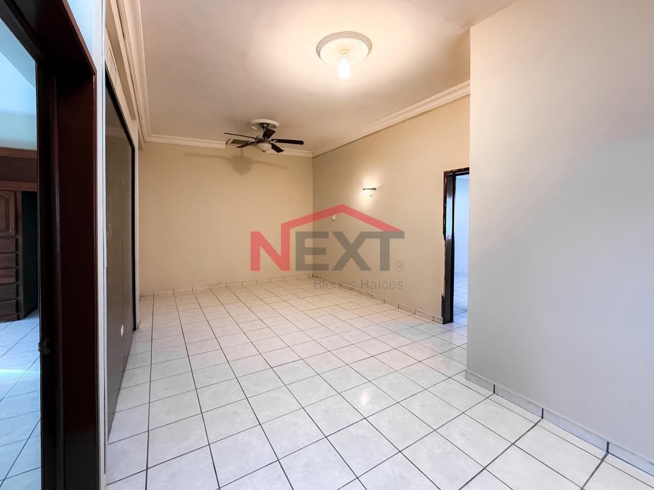 HOUSE FOR SALE IN COL. SANTA FE