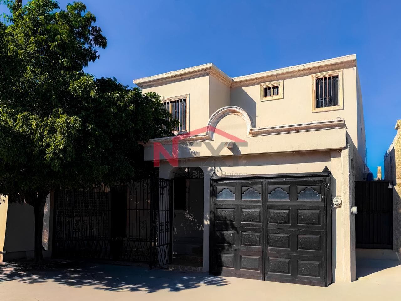 HOUSE FOR SALE IN COL. SANTA FE