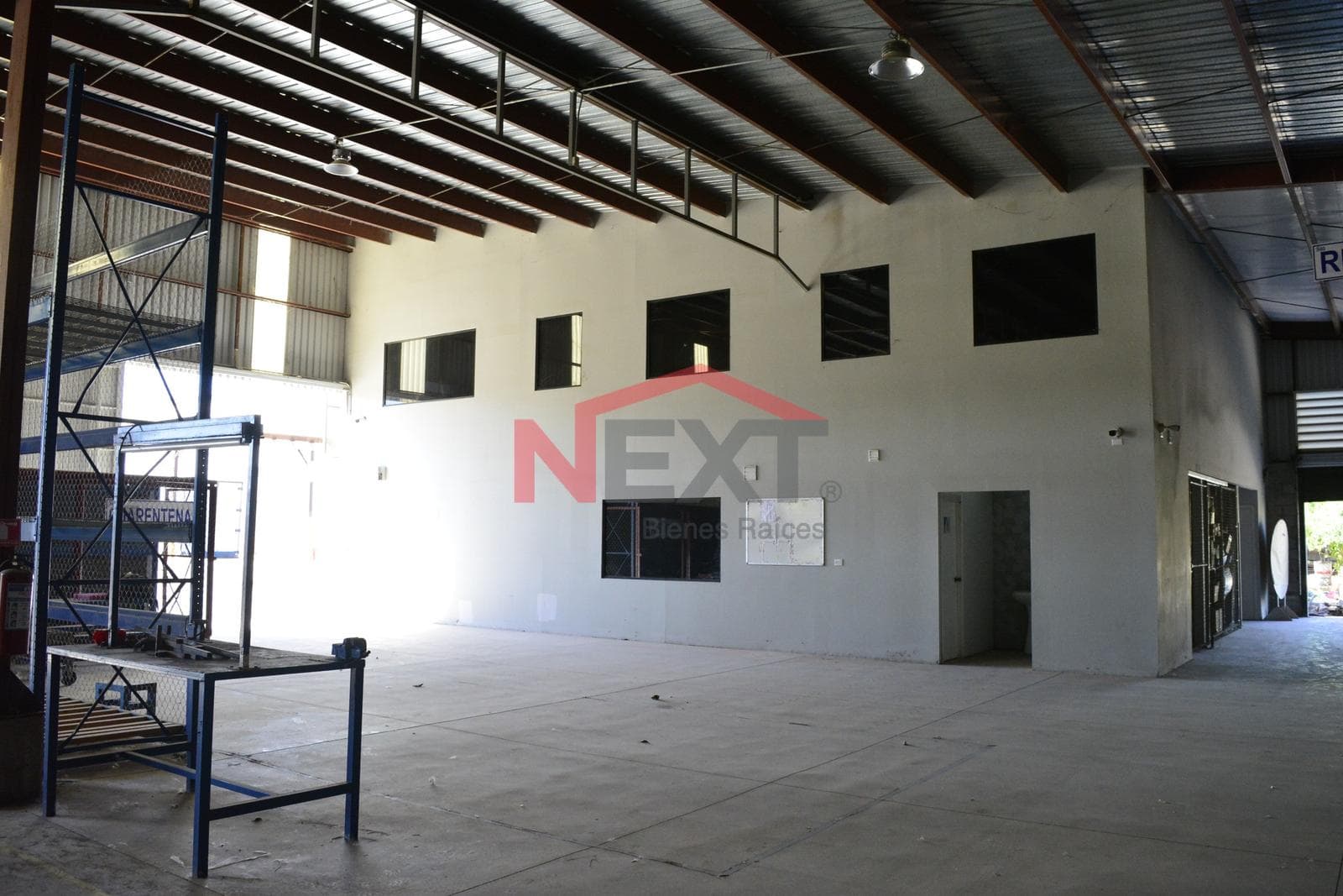 WAREHOUSE AND OFFICE SPACE FOR RENT IN THE HERMOSILLO INDUSTRIAL PARK
