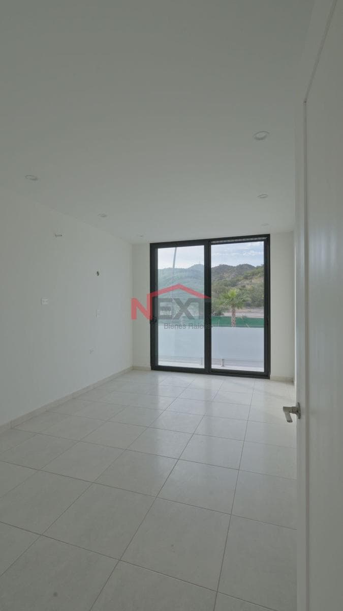 HOUSE FOR SALE IN VENTURA RESIDENCIAL