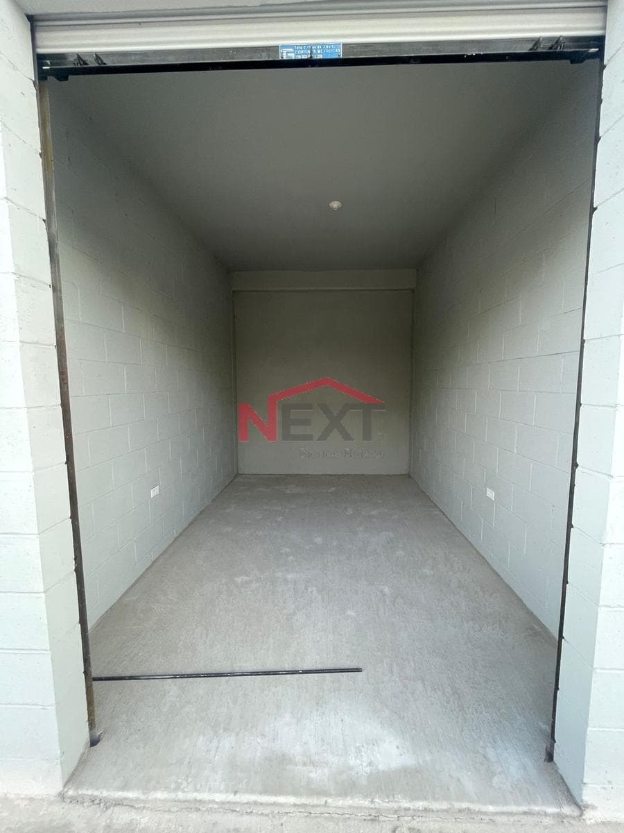 SMALL STORAGE UNIT FOR RENT IN LA MANGA NEIGHBORHOOD