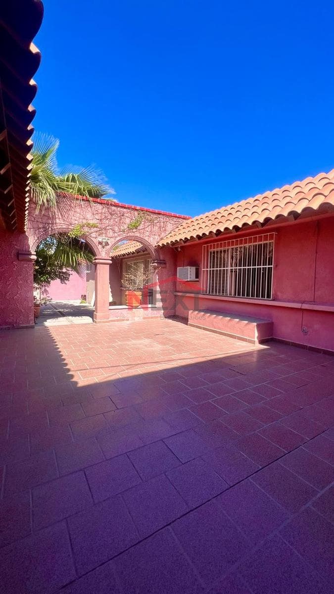 House for sale in Pitic