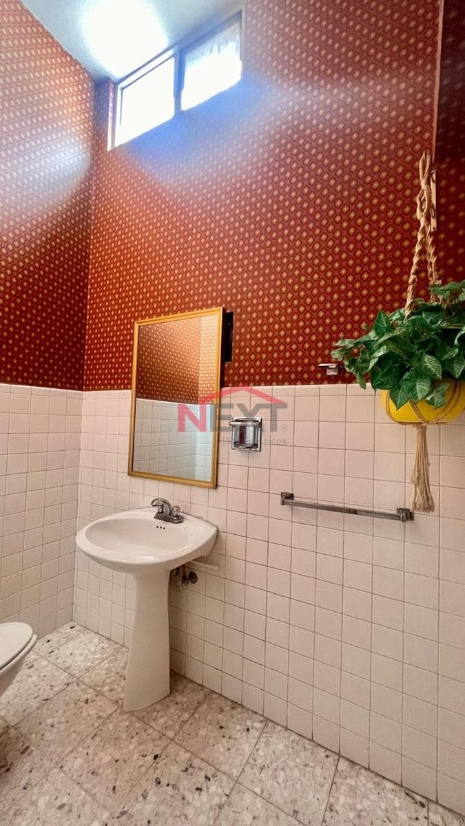 House for sale in Pitic