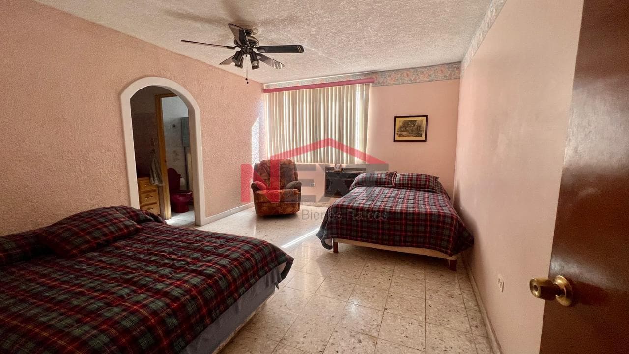 House for sale in Pitic
