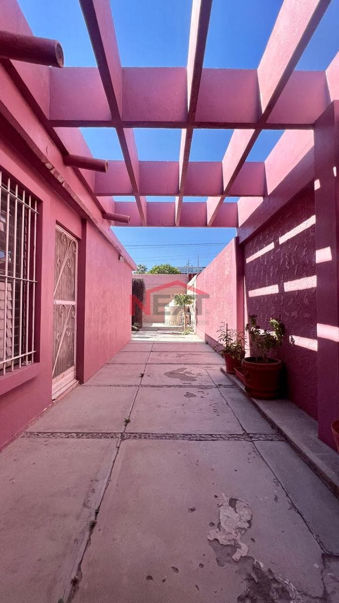 House for sale in Pitic