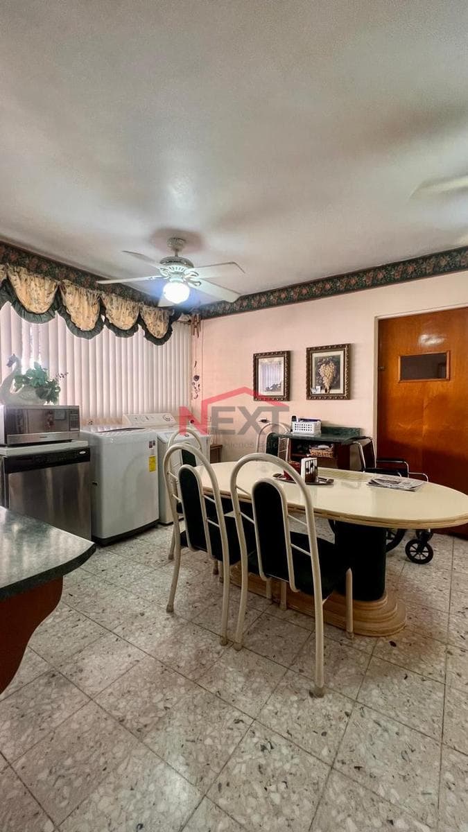 House for sale in Pitic