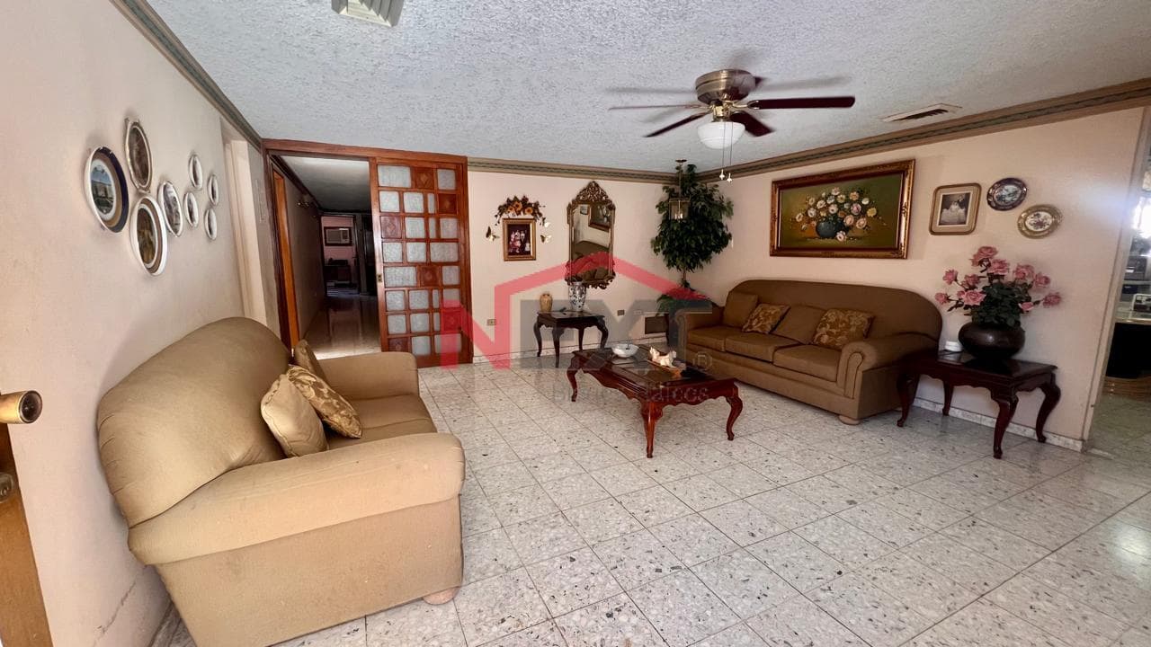 House for sale in Pitic