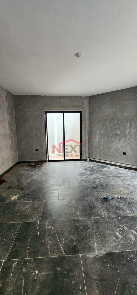 Contemporary-style home for sale in Al Norte Monte Sabino