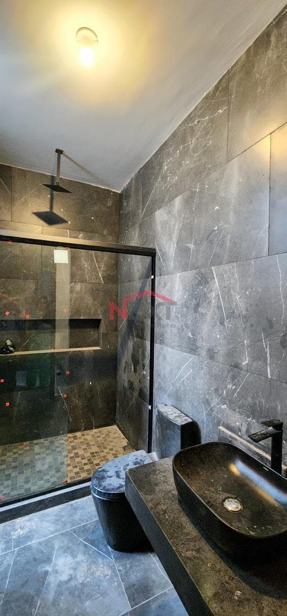 Contemporary-style home for sale in Al Norte Monte Sabino