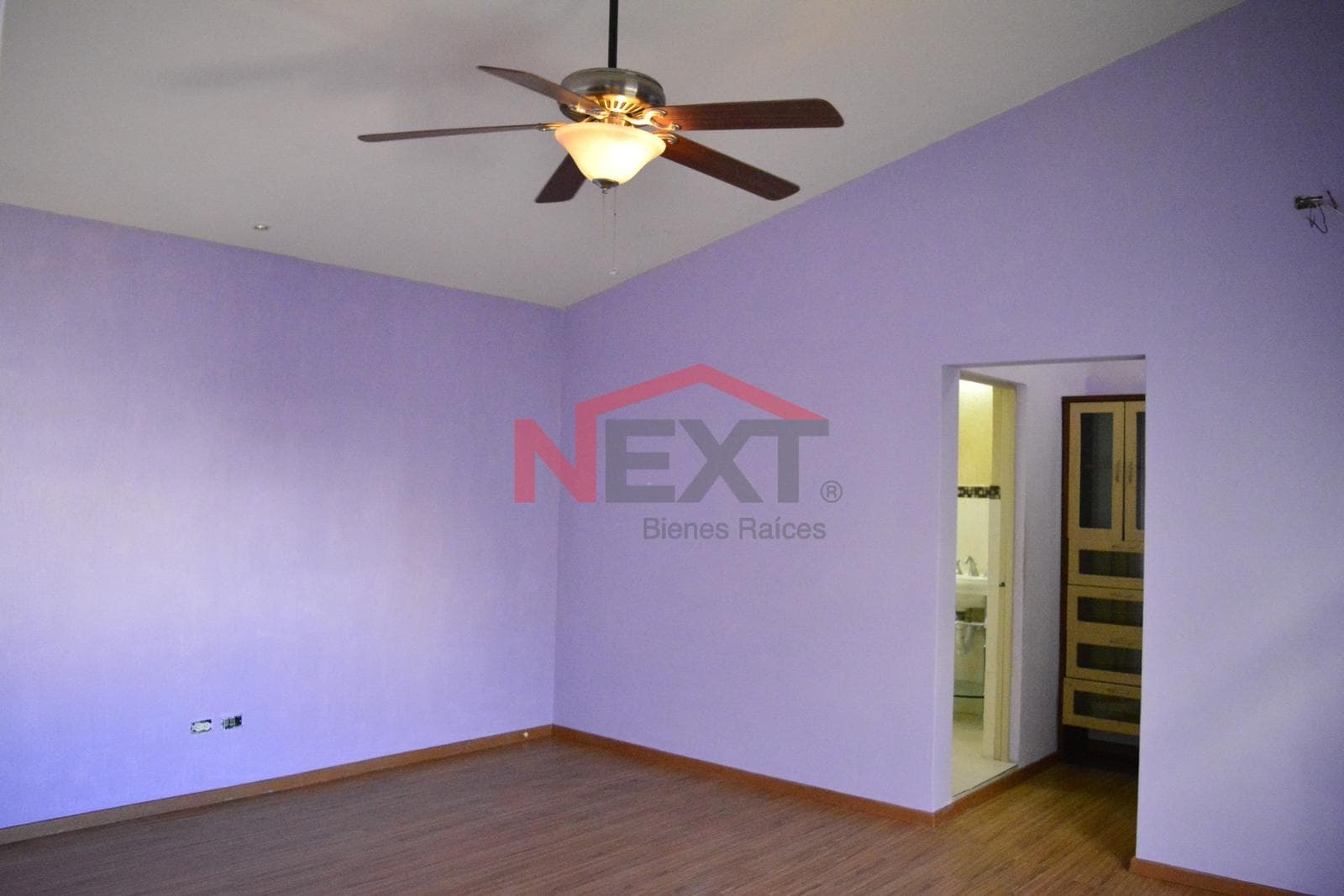 HOUSE FOR SALE IN THE CAMPANARIO NEIGHBORHOOD