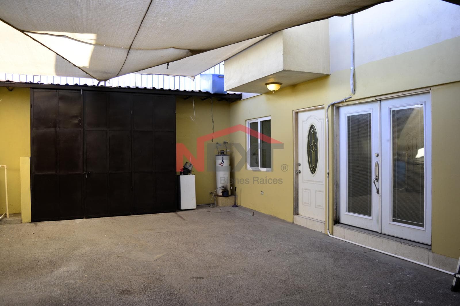 HOUSE FOR SALE IN THE CAMPANARIO NEIGHBORHOOD