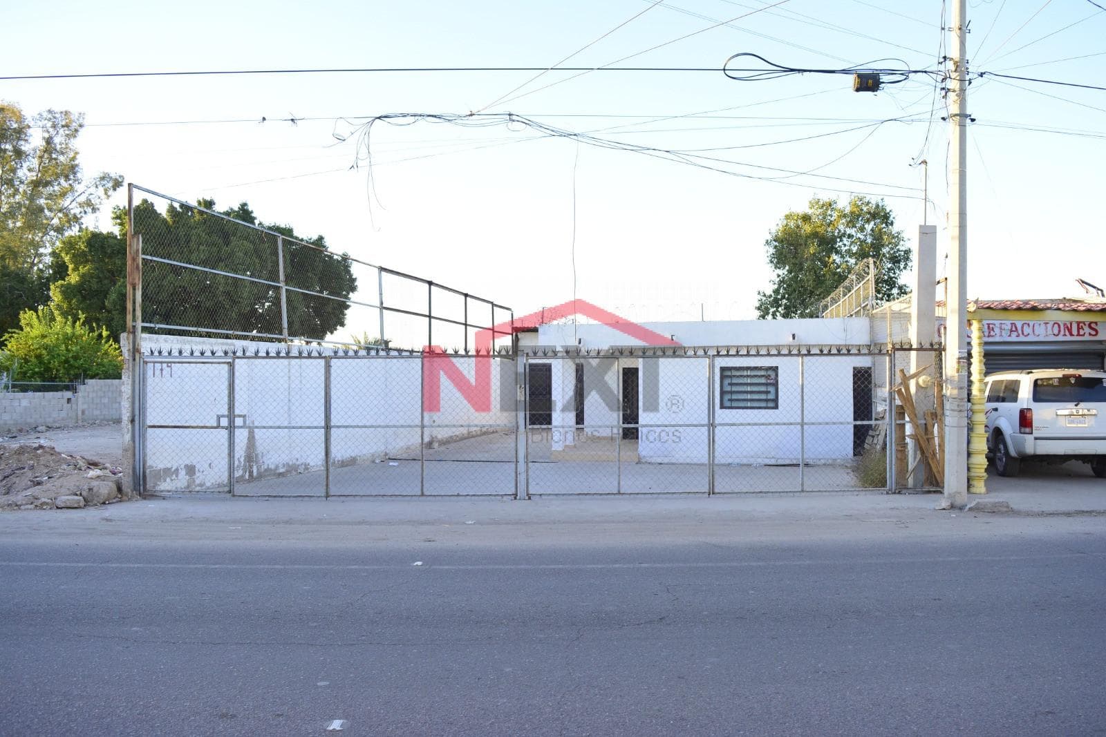 WINE CELLAR WITH OFFICES FOR SALE IN THE PALO VERDE NEIGHBORHOOD