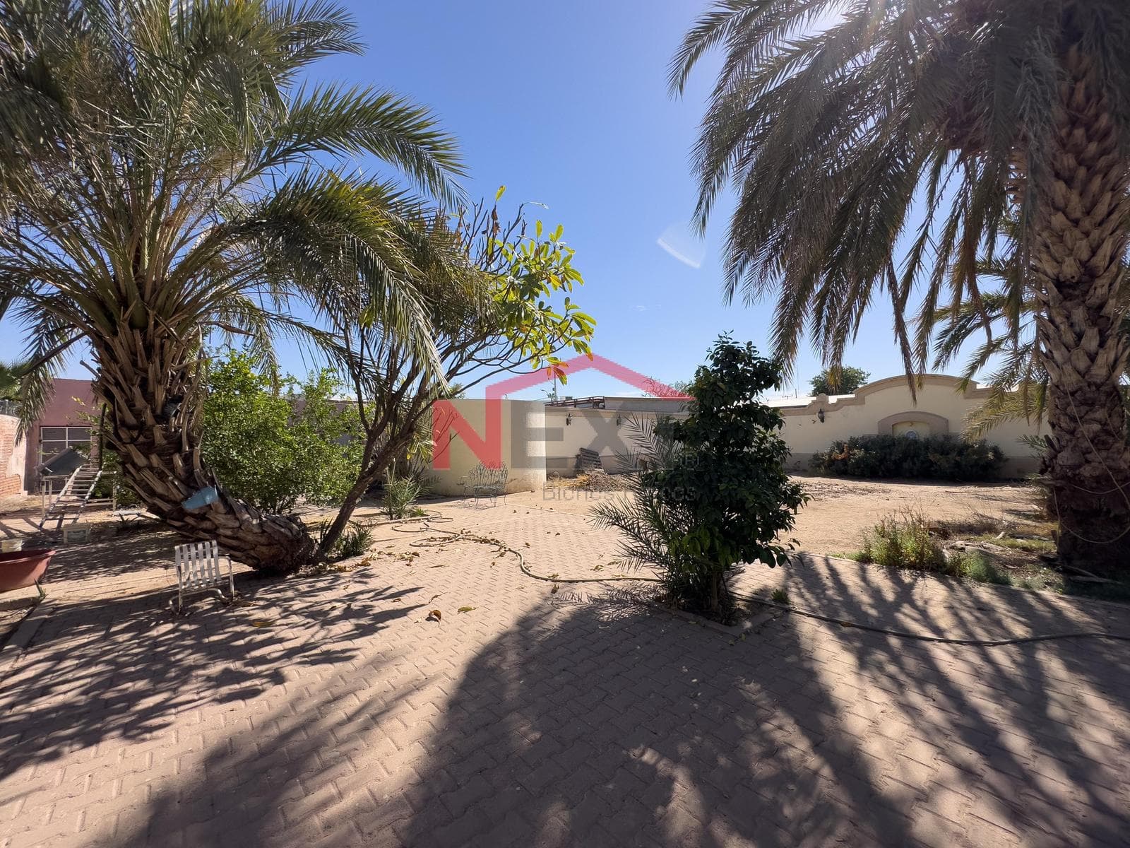 HOUSE FOR SALE IN COL. SAN BENITO