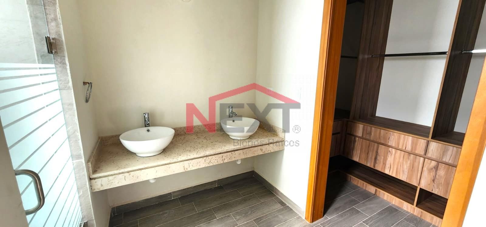 ???? Luxury Home in La Escondida (NORTH) – Fully Equipped Kitchen, Built-in Closets, and Double-Height Ceilings! ?