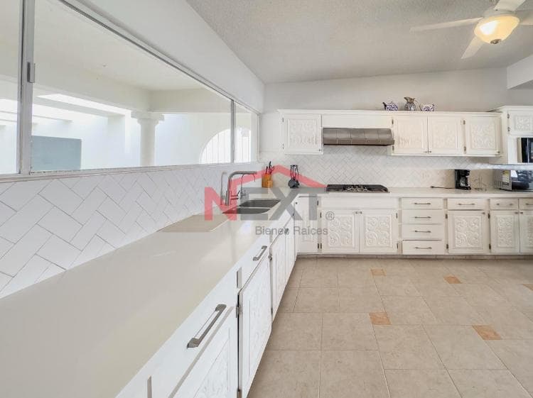 HOUSE FOR SALE IN BAHIA DE KINO ON THE BEACHFRONT