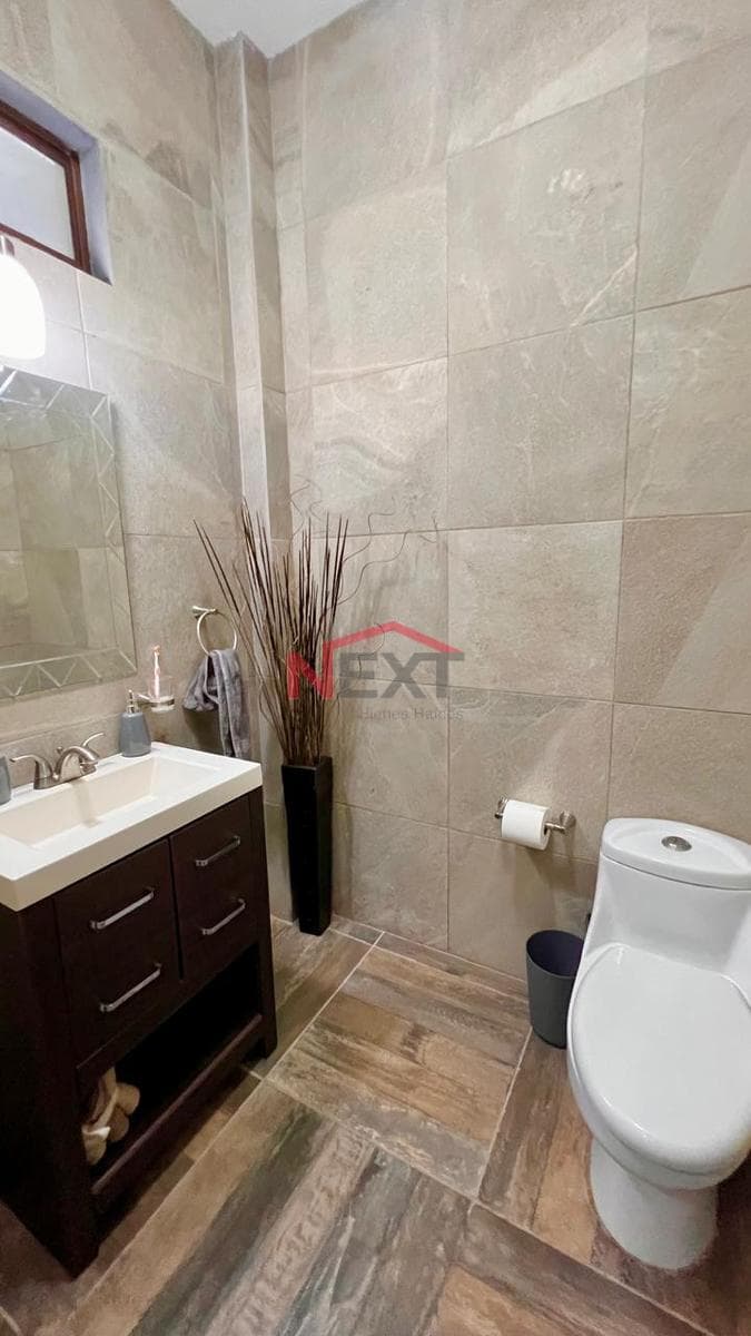 OFFICES AND APARTMENTS FOR SALE IN COL. MODELO