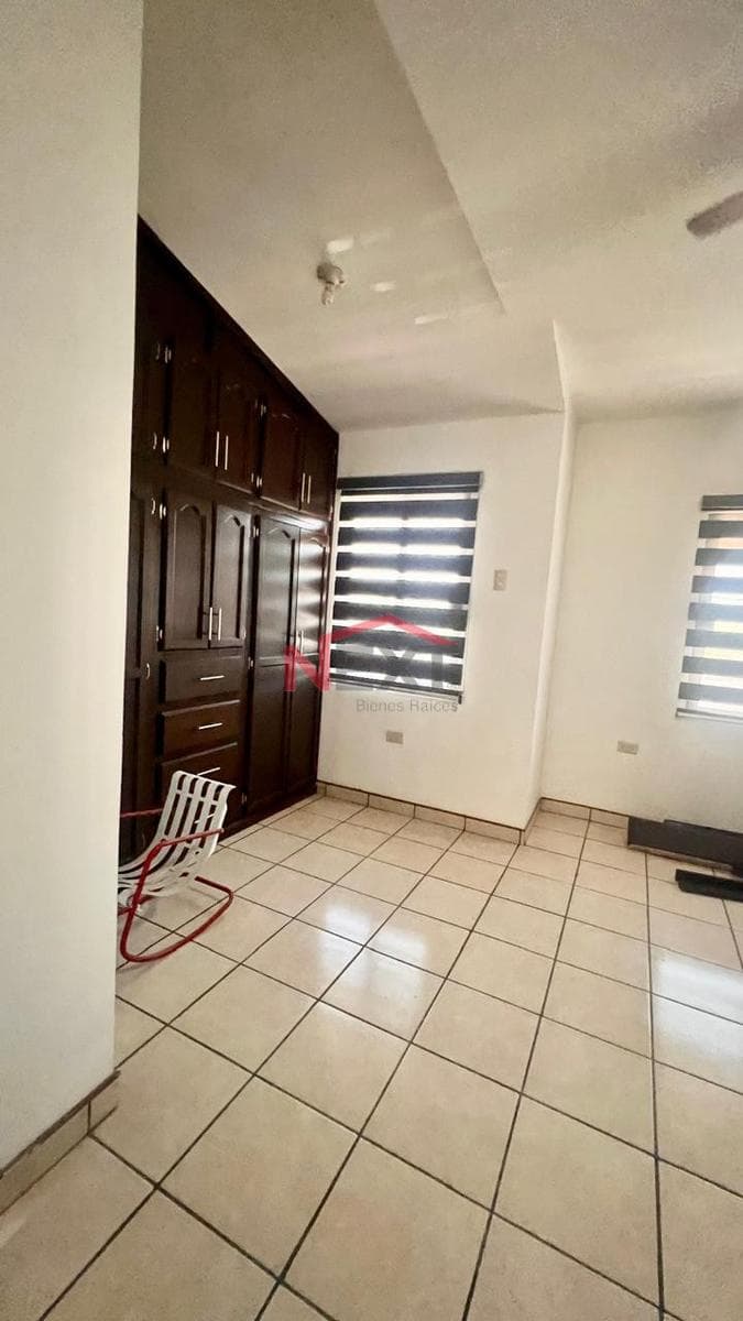 OFFICES AND APARTMENTS FOR SALE IN COL. MODELO
