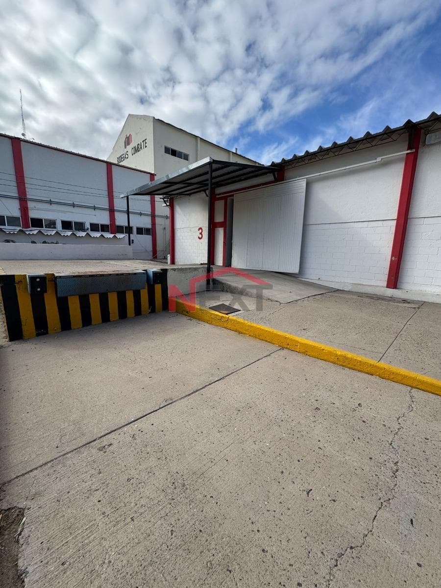 WAREHOUSE FOR RENT IN THE CAFE COMBATE NEIGHBORHOOD