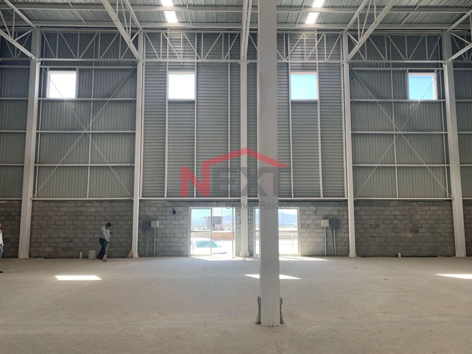 Industrial Warehouse for Rent in Arteaga | 600 m² | 2 Loading Docks | Antares Park | Ready for Use