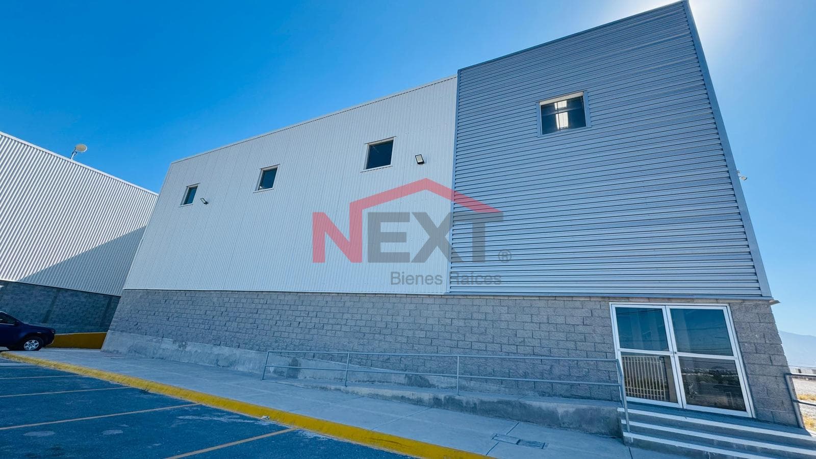 Industrial Warehouse for Rent in Arteaga | 600 m² | 2 Loading Docks | Antares Park | High Logistical Efficiency