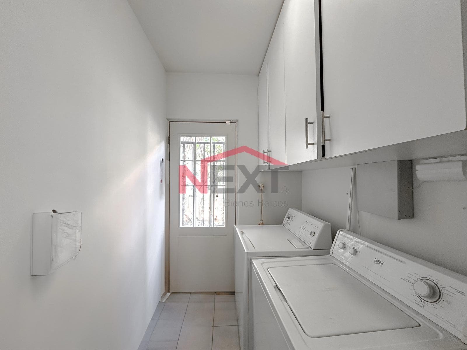 HOUSE FOR SALE IN SANTA BARBA RESIDENTIAL