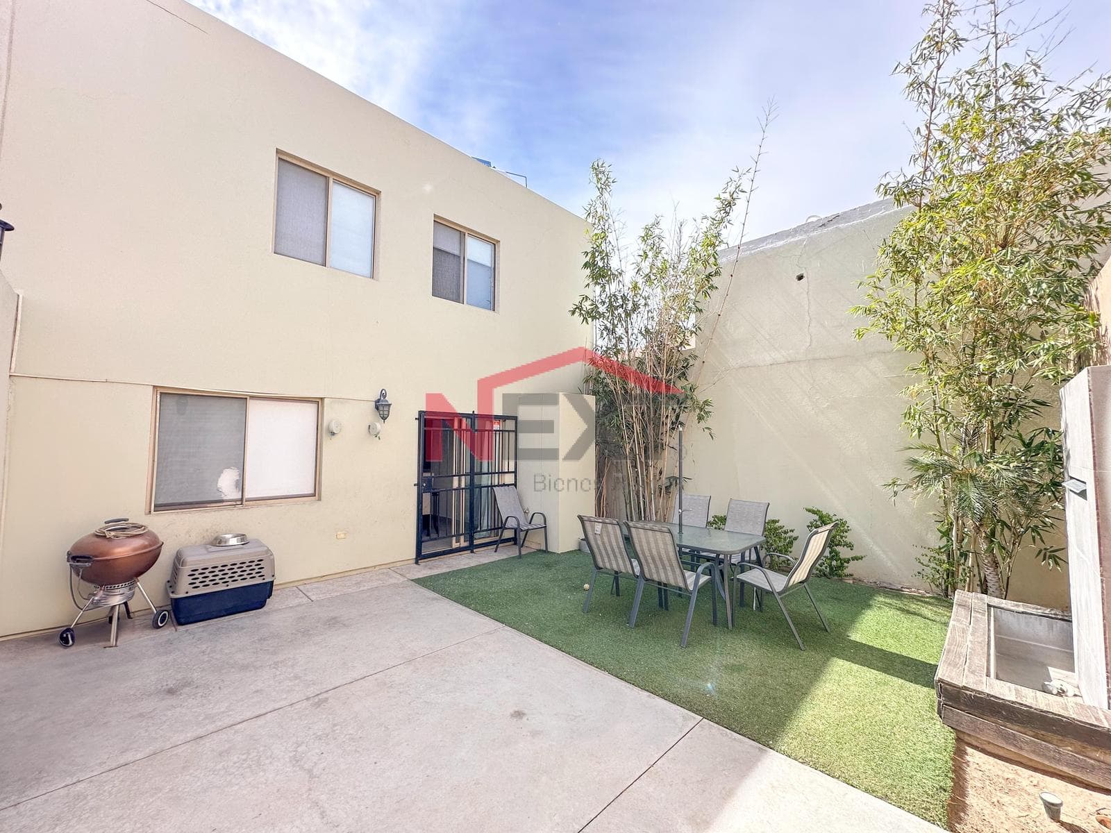 HOUSE FOR SALE IN SANTA BARBA RESIDENTIAL