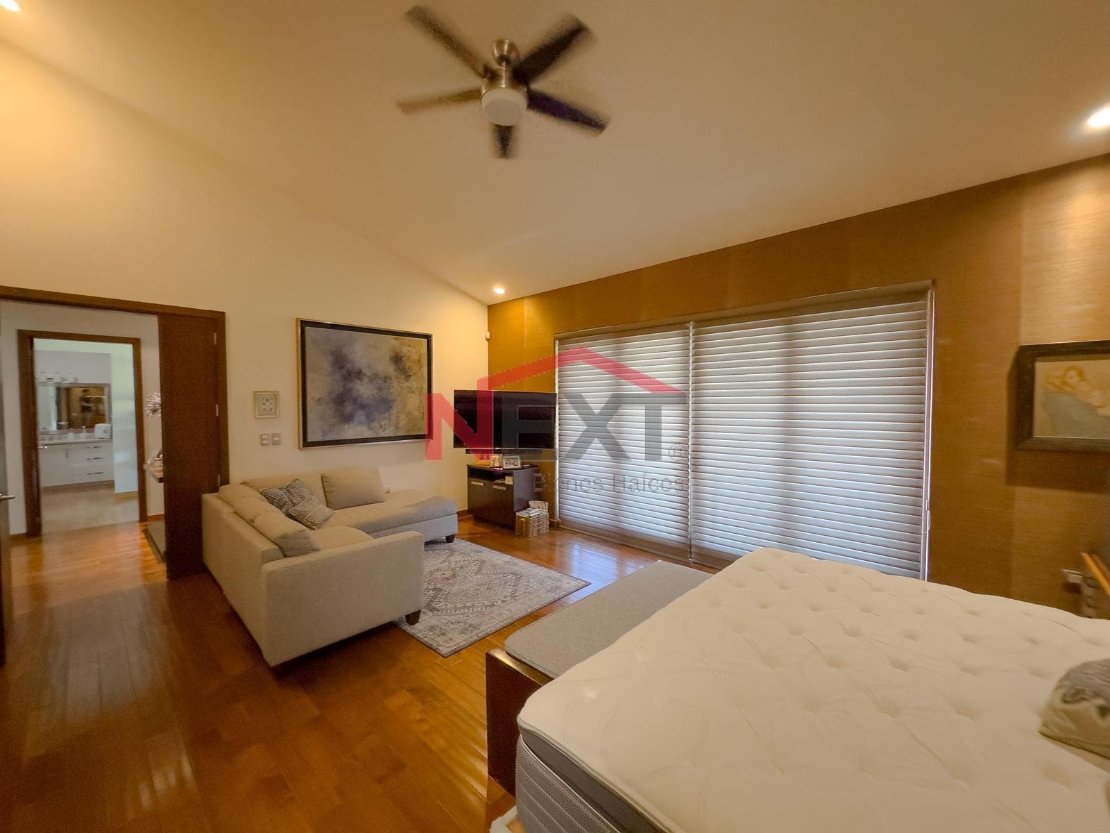 HOUSE FOR SALE IN LOS LAGOS, RUISEÑOR SECTION