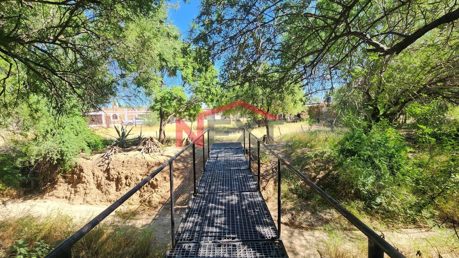 COUNTRY HOUSE FOR SALE IN SAN PEDRO
