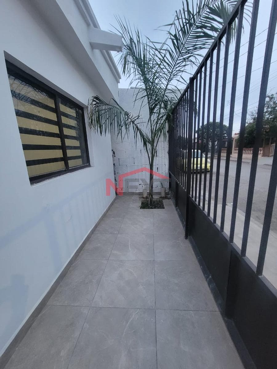 HOUSE FOR SALE IN COL. SANTA ISABEL