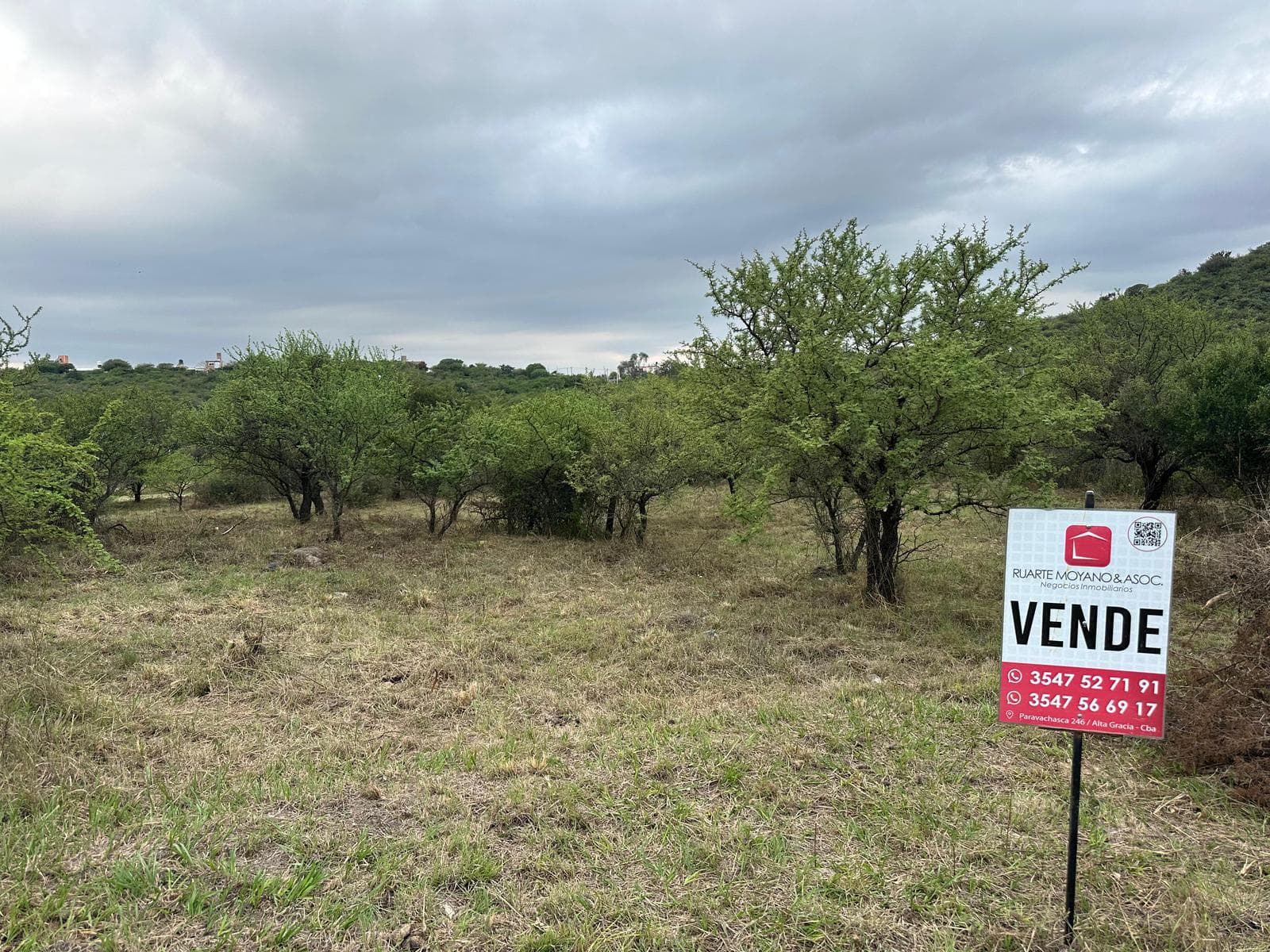 PLOT SUITABLE FOR A DUPLEX | FACING TWO STREETS | 1,178 m²