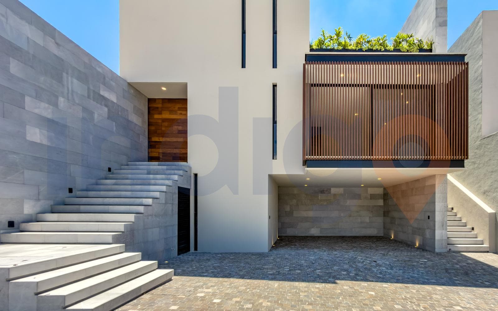House for Sale in Lomas del Campanario IV