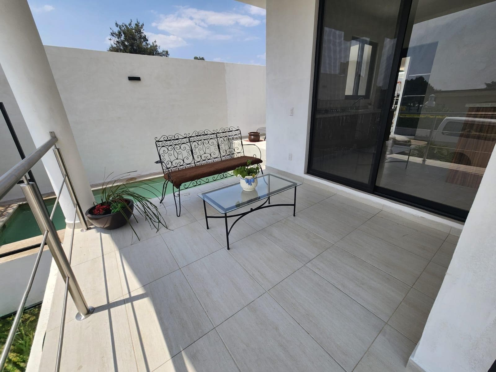 House for sale in a gated community, Paseo del Conquistador, Cuernavaca, features