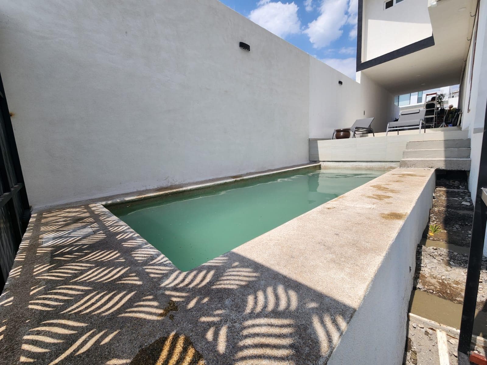 House for sale in a gated community, Paseo del Conquistador, Cuernavaca, features