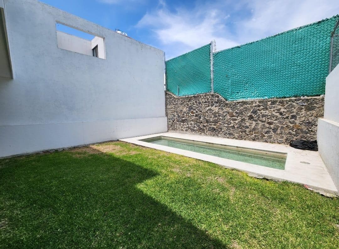 House for sale in a neighborhood with 24/7 security, 2 minutes from the Jiutepec Zócalo