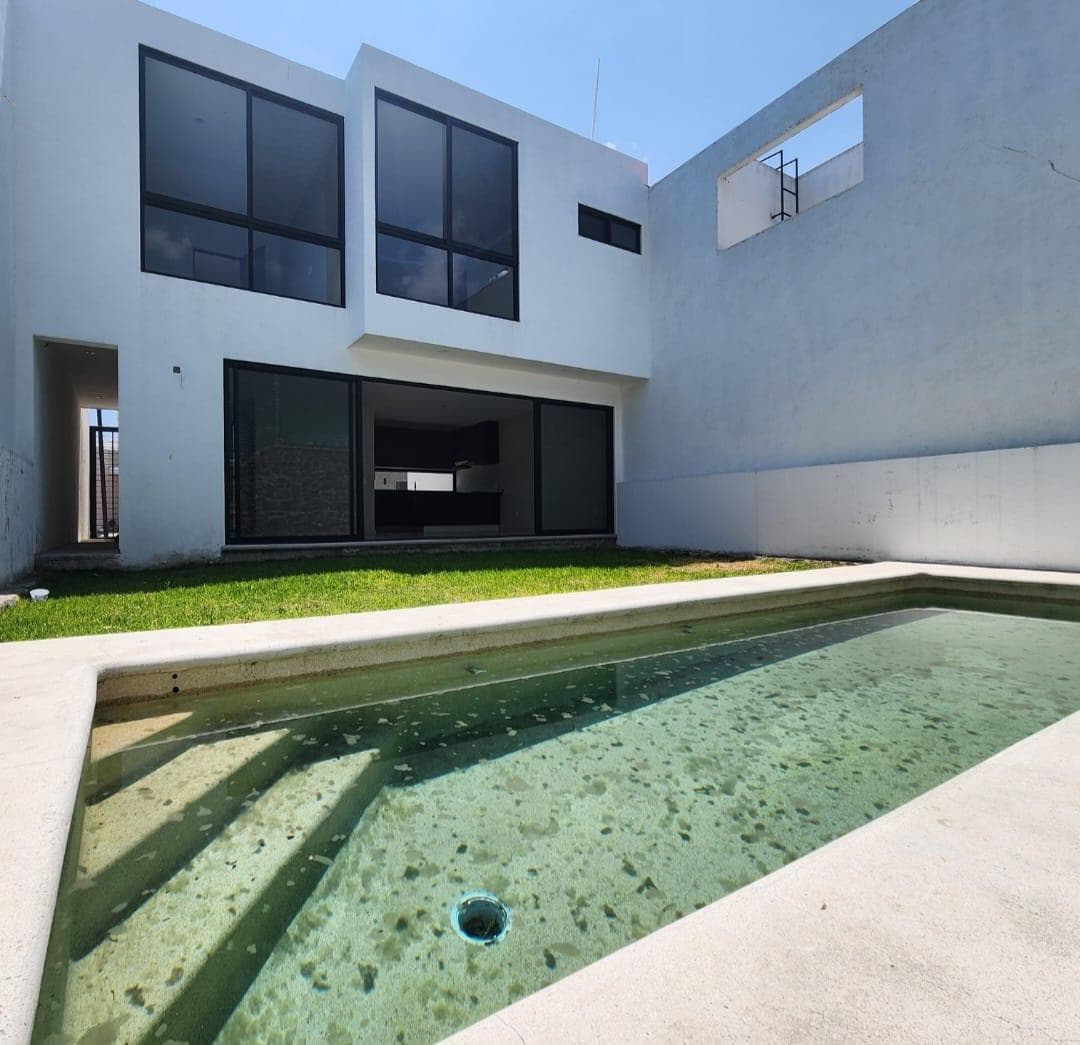 House for sale in a neighborhood with 24/7 security, 2 minutes from the Jiutepec Zócalo