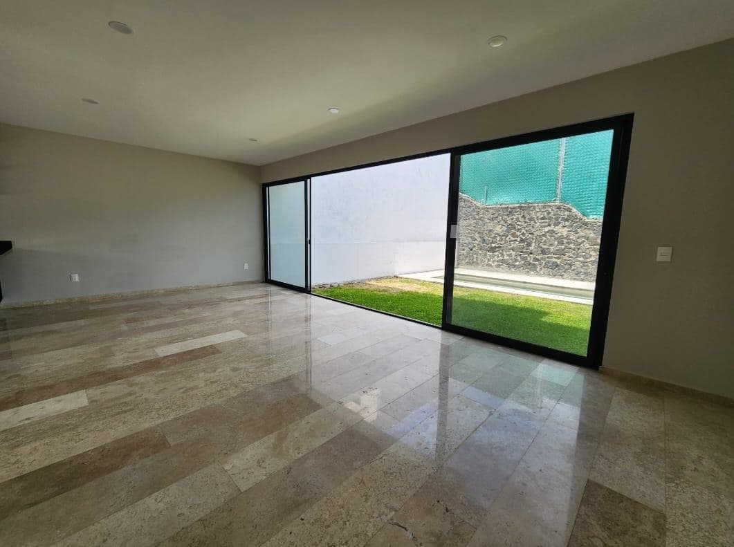 House for sale in a neighborhood with 24/7 security, 2 minutes from the Jiutepec Zócalo