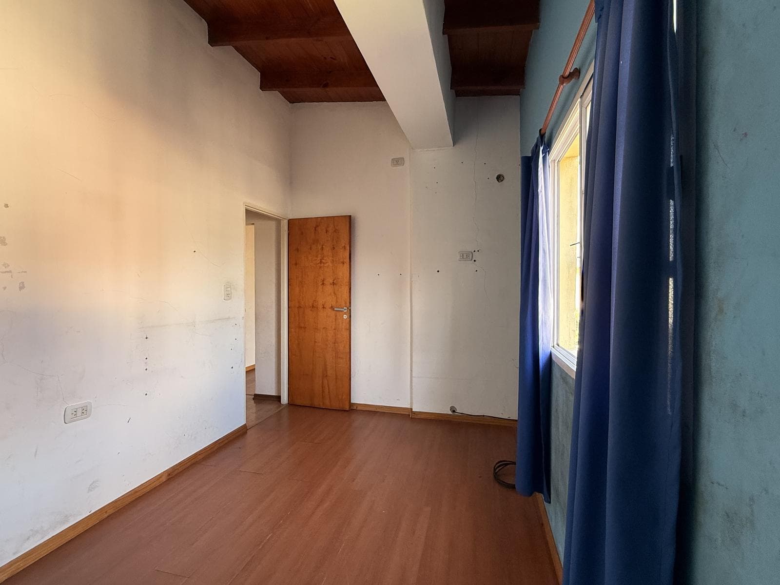 FOR SALE: 4-room townhouse with a PATIO and GRILL in Caseros—NO MAINTENANCE FEES