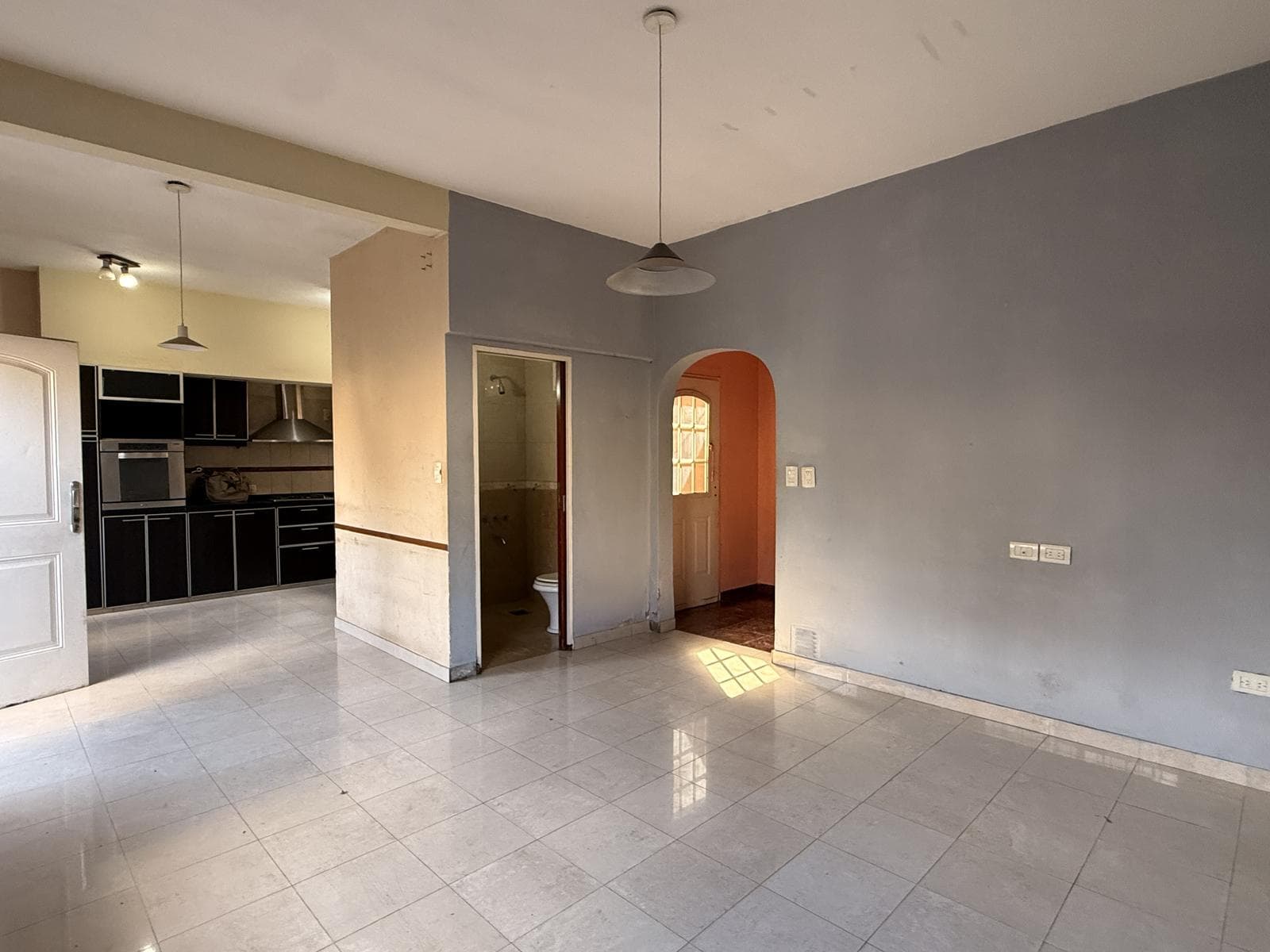 FOR SALE: 4-room townhouse with a PATIO and GRILL in Caseros—NO MAINTENANCE FEES